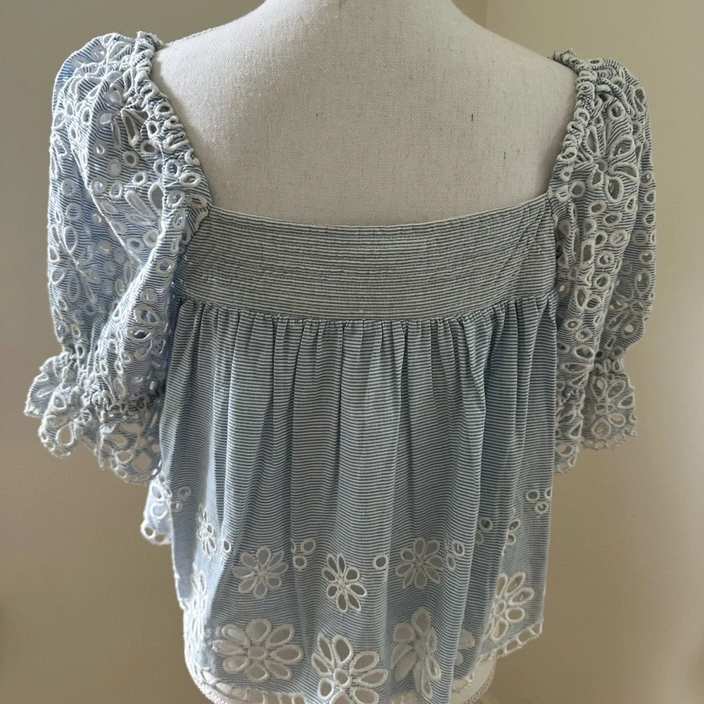 SAYLOR Blue and White Eyelet Abbi Blouse size Small - Picture 7 of 10